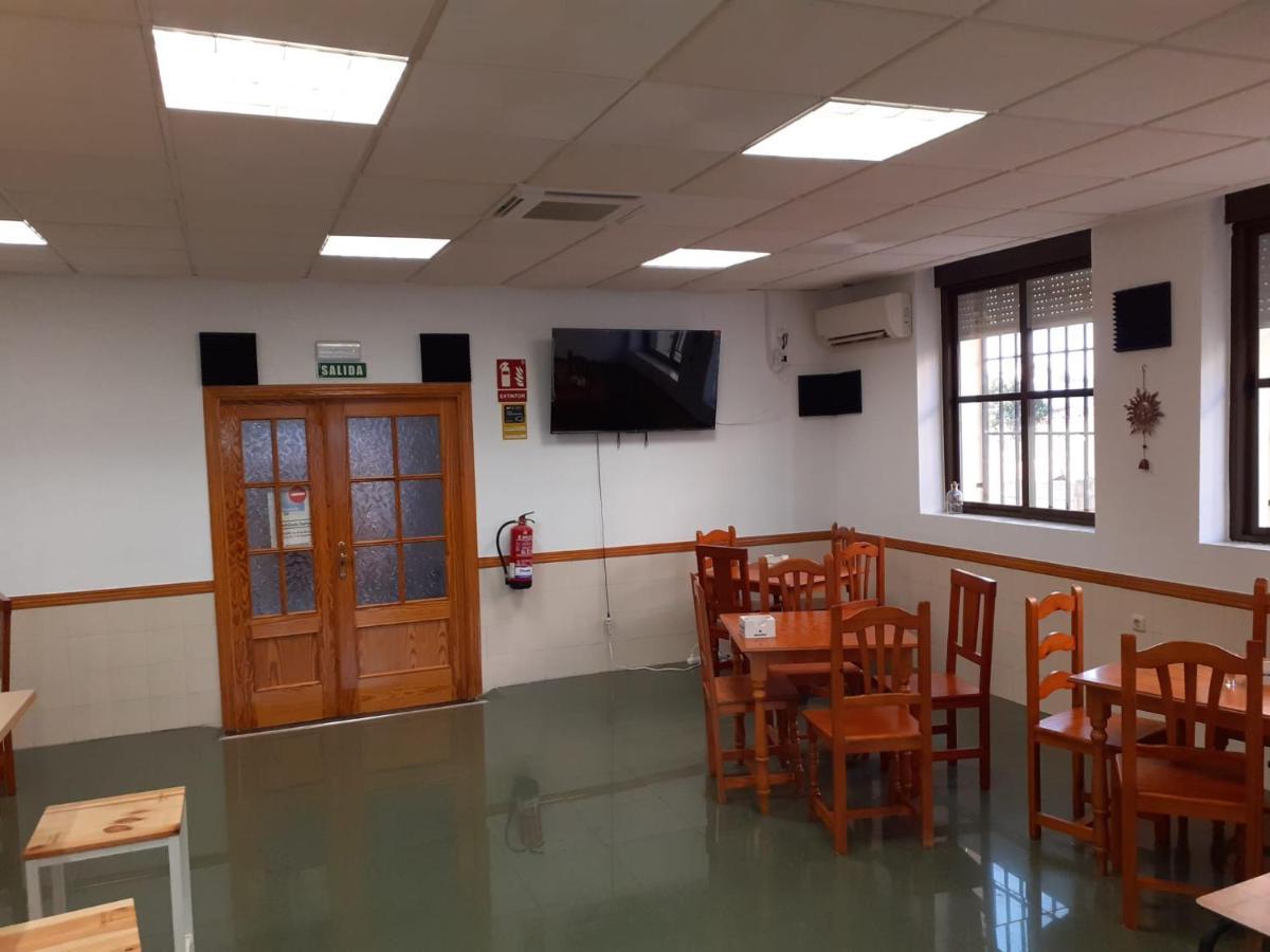Hostal Extrelucia Calzadilla Екстериор снимка