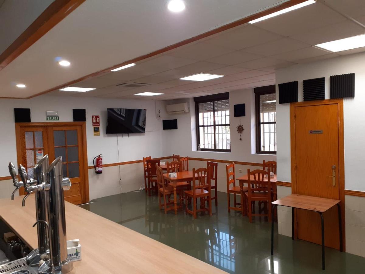 Hostal Extrelucia Calzadilla Екстериор снимка