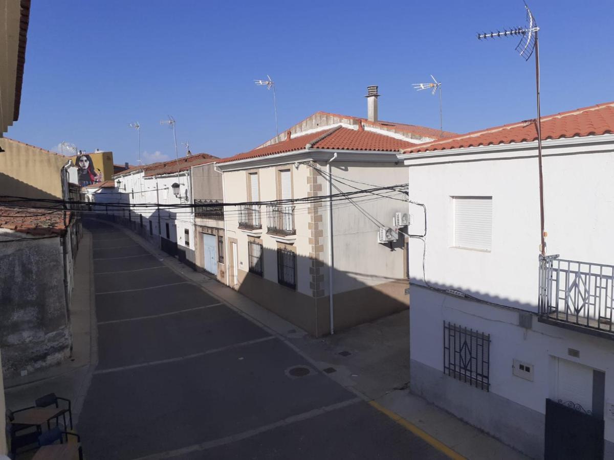 Hostal Extrelucia Calzadilla Екстериор снимка