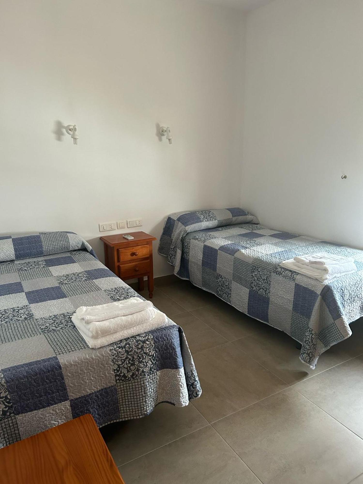 Hostal Extrelucia Calzadilla Екстериор снимка